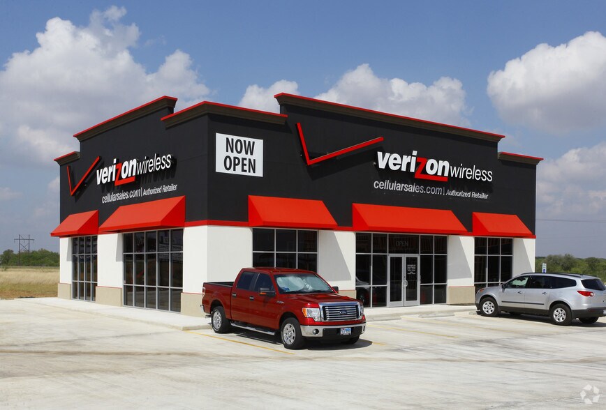 More Photos Of 2128 W Oaklawn Rd, Pleasanton Unknown For Lease