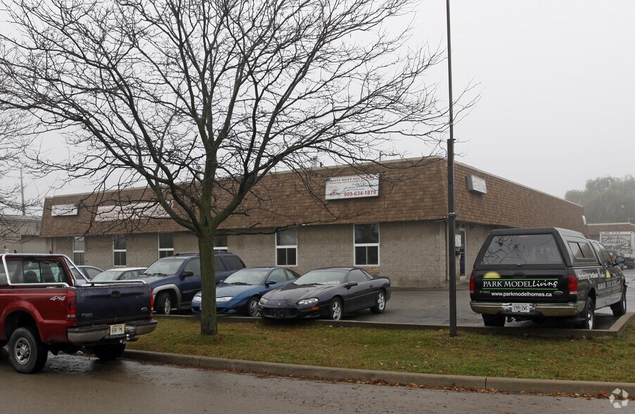 More Photos Of 2234 Harold Rd, Burlington Warehouse For Lease