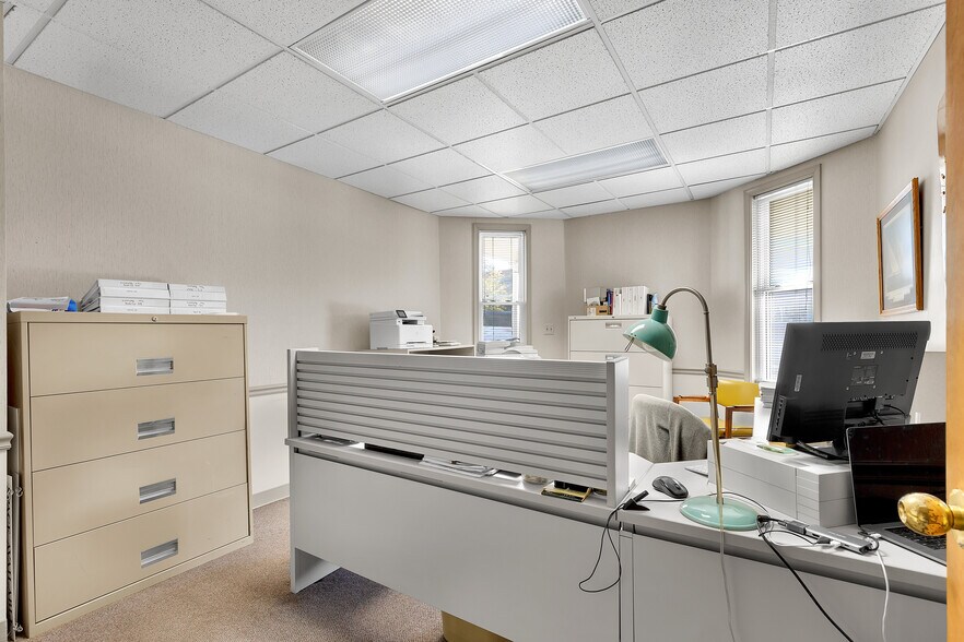 More Photos Of 300 Allegheny Ave, Towson Office For Sale