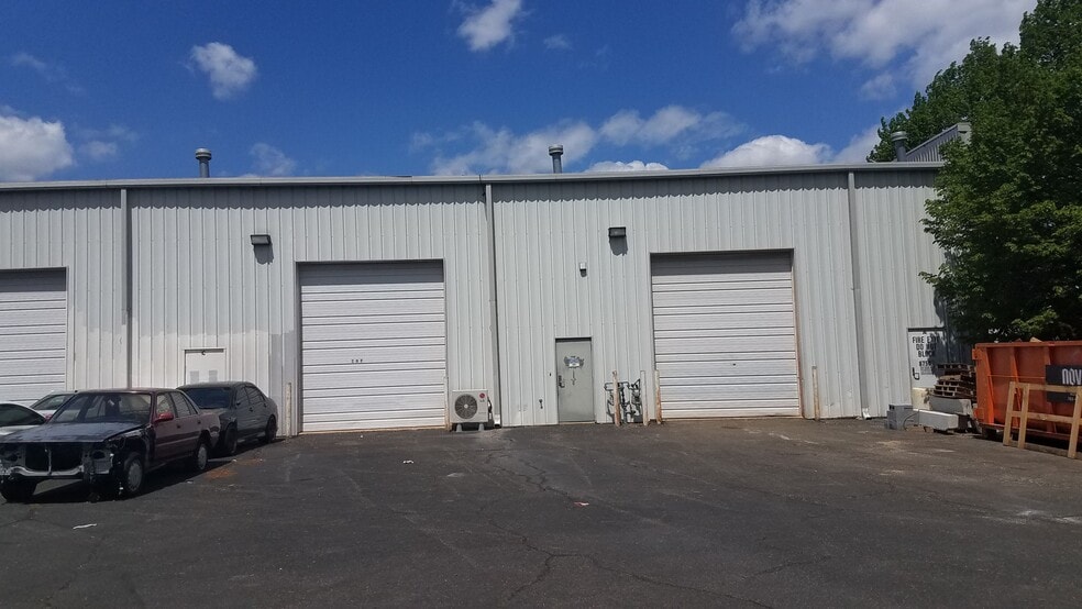 More Photos Of 8750 Virginia Meadows Dr, Manassas Warehouse For Lease