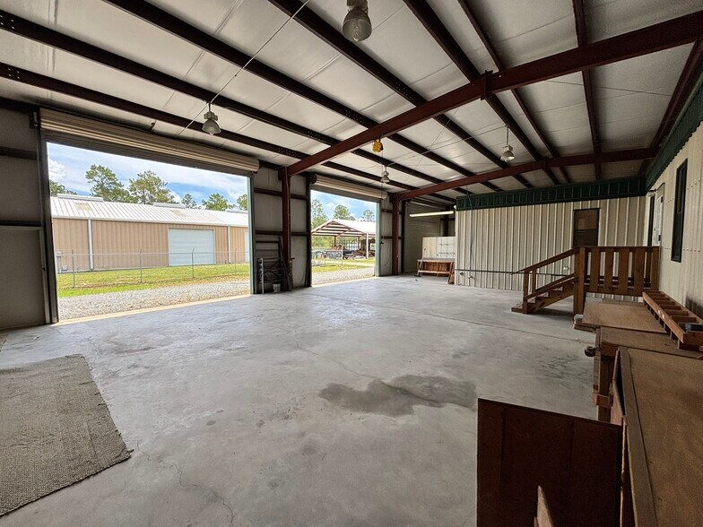 More Photos Of 19300 Valdosta Hwy, Valdosta Light Distribution For Lease