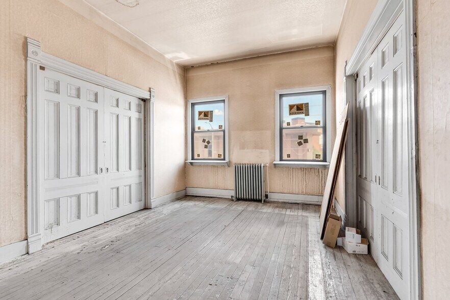 More Photos Of 111-117 Central Plz, Pueblo Storefront Retail Residential For Sale