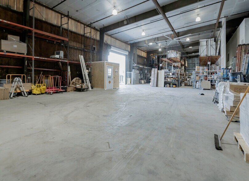 More Photos Of 4677 118th Ave N, Clearwater Manufacturing For Sale