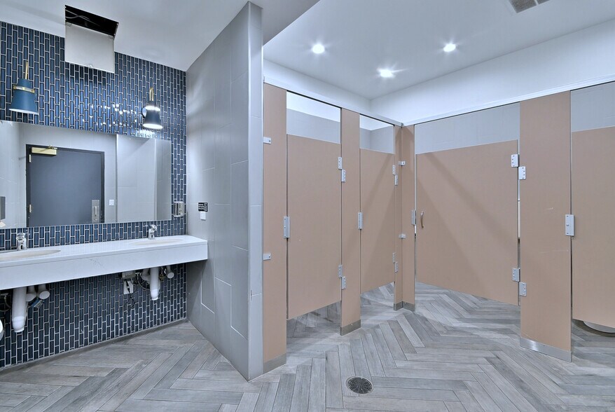 More Photos Of 5319 W Belmont Ave, Chicago General Retail For Sale