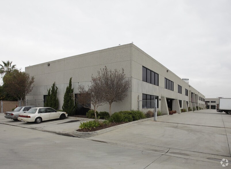 More Photos Of 7372 Walnut Ave, Buena Park Warehouse For Lease