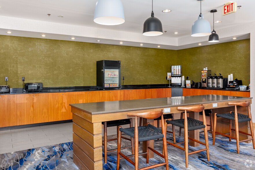 More Photos Of 6851 West Fwy, Fort Worth Hotel For Sale