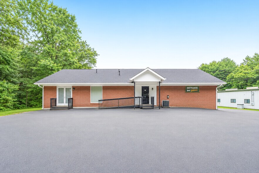 More Photos Of 3289 Powder Springs Rd, Powder Springs Warehouse For Lease