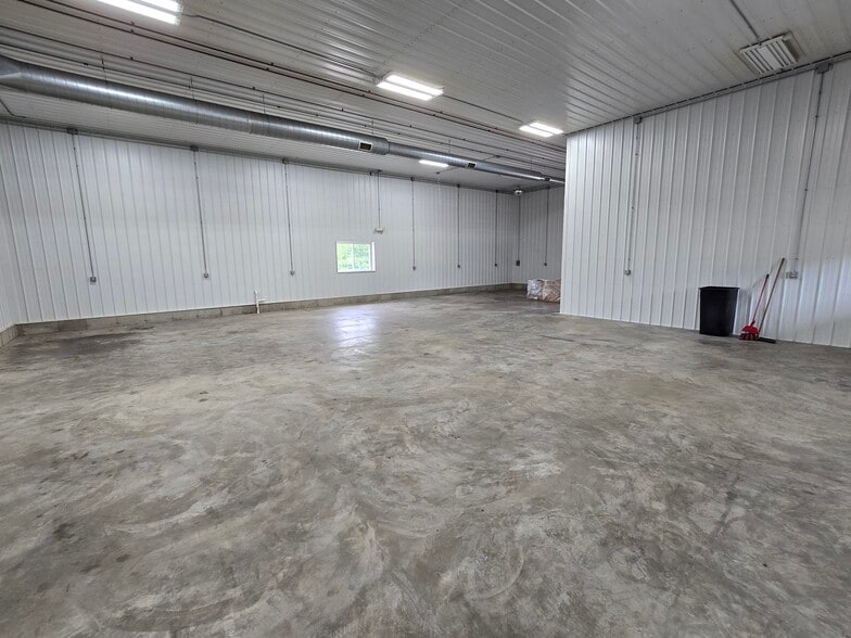 More Photos Of 151 Independence Dr, Union Flex For Sale