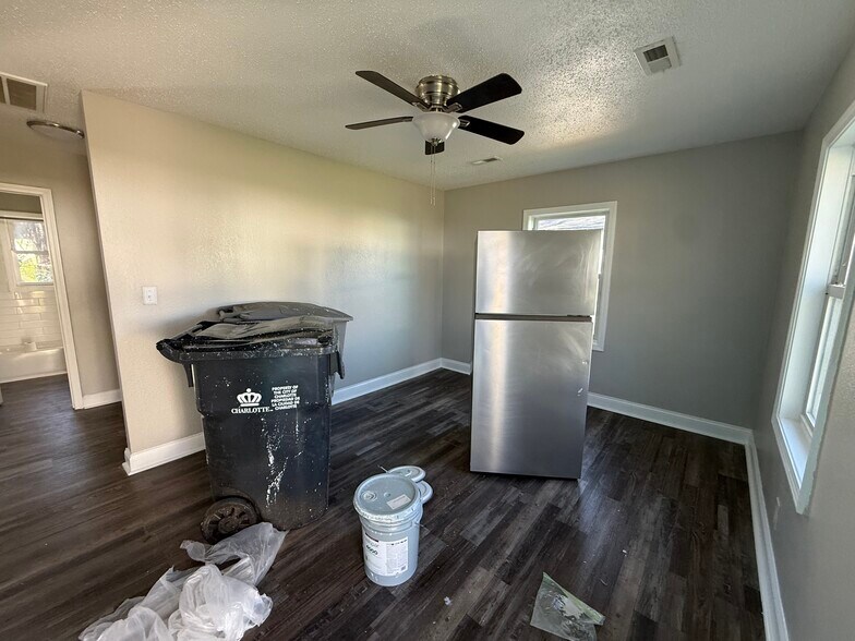 More Photos Of 2439 Carmine St, Charlotte Manufactured Housing Mobile Home Park For Sale