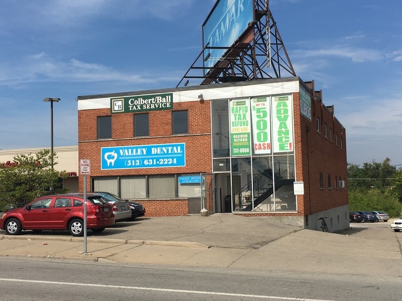 Primary Photo Of 7125 Reading Rd, Cincinnati Medical For Sale