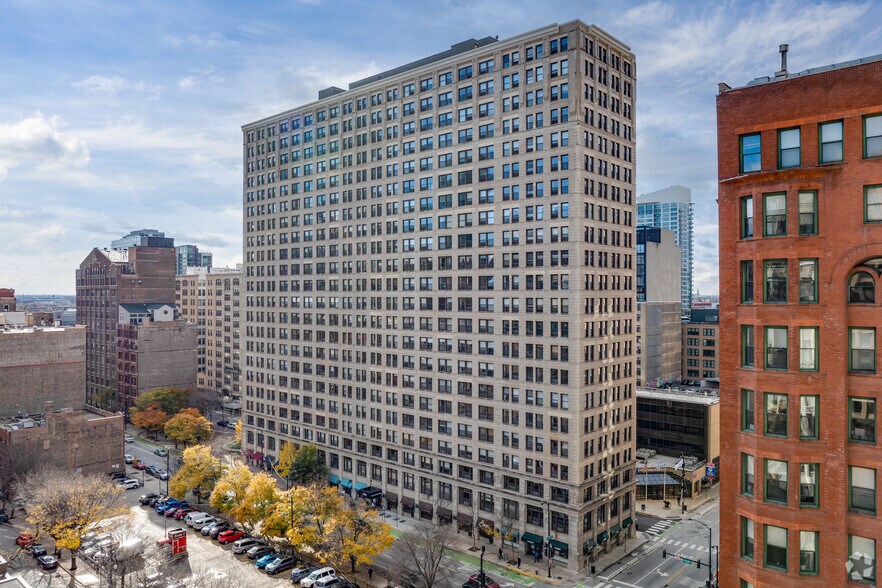 Primary Photo Of 600 S Dearborn St, Chicago Apartments For Lease