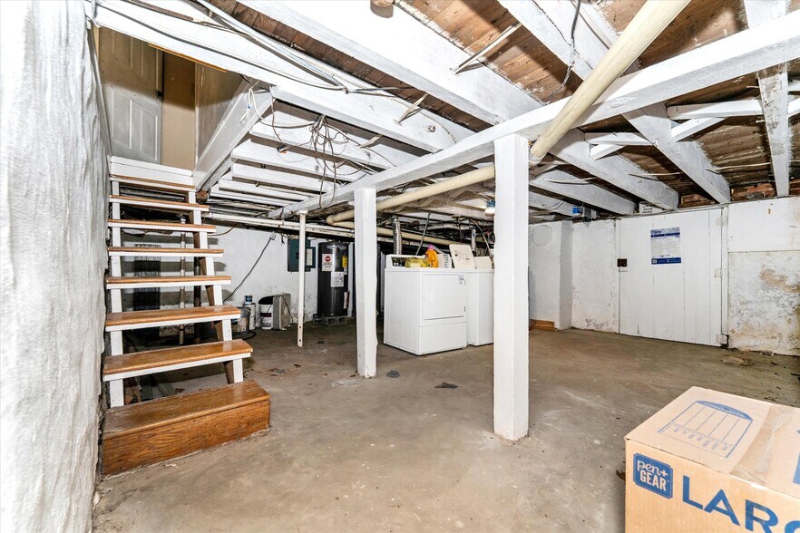 More Photos Of 229 N Church St, Thurmont Apartments For Sale