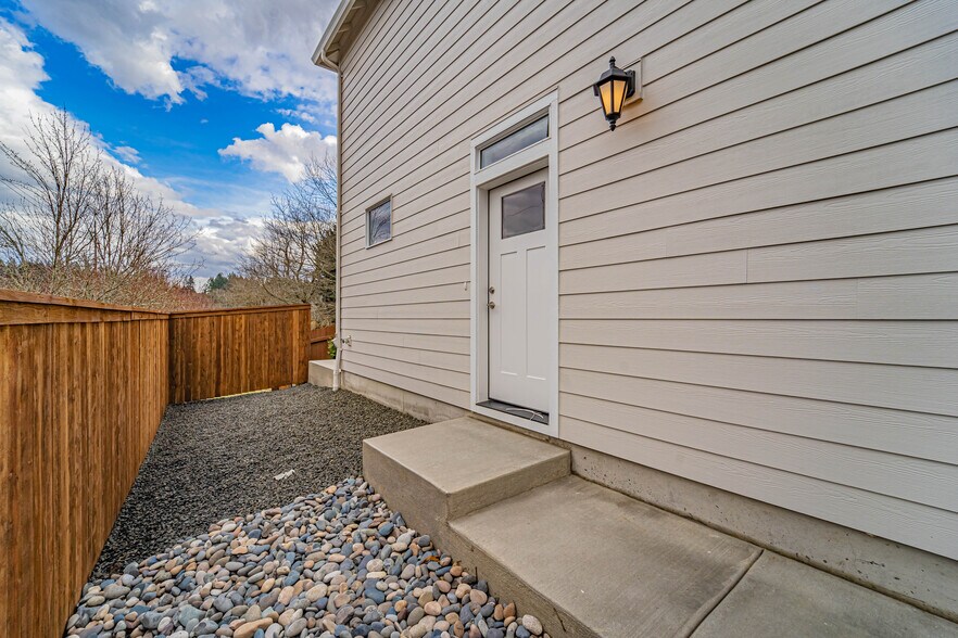 More Photos Of 4943 NE 2nd Ct, Vancouver Multifamily For Sale