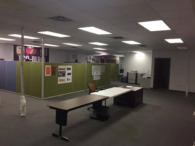 More Photos Of 8050-8070 Washington Village Dr, Dayton Flex For Lease