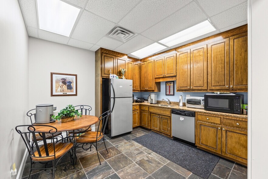 More Photos Of 8190 Regent Pky, Fort Mill Warehouse For Lease