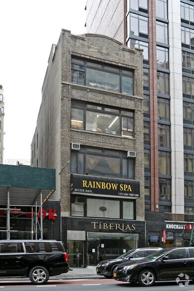 More Photos Of 45 E 34th St, New York Storefront Retail Office For Lease