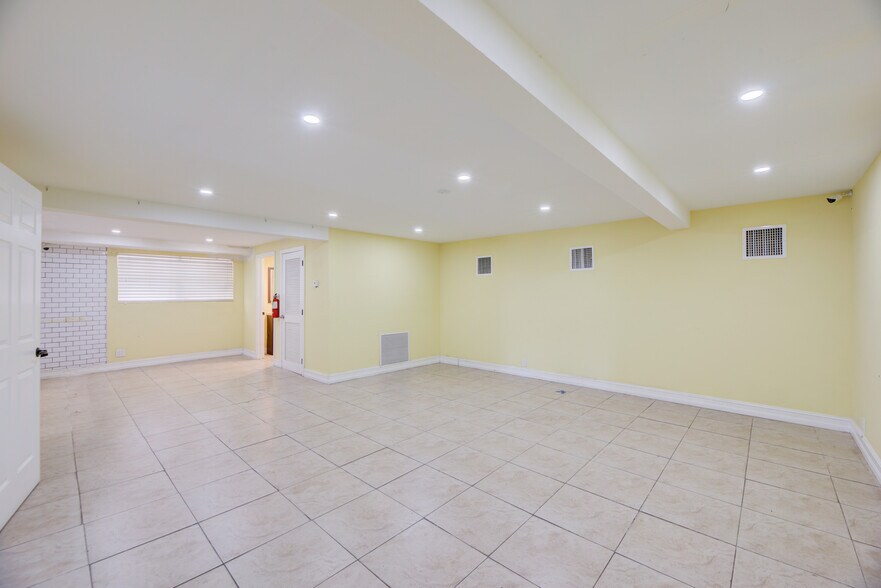 More Photos Of 359 10th St, West Palm Beach Storefront Retail Office For Lease