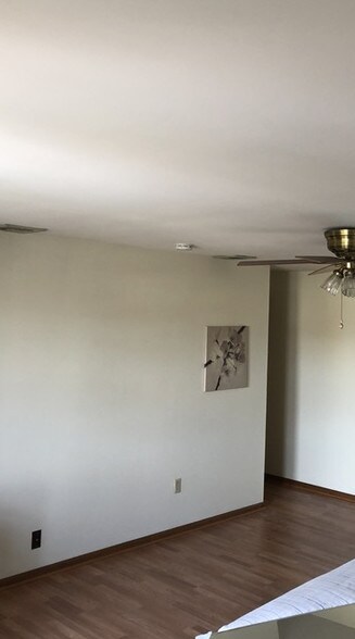 More Photos Of 75-77 Paterson Ave, Wallington Warehouse For Lease