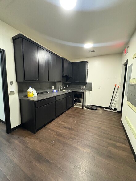 More Photos Of 1010 Technology Way, Waxahachie Freestanding For Lease