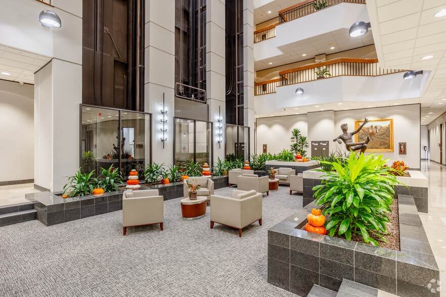 More Photos Of 16475 N Dallas Pky, Addison Office For Lease