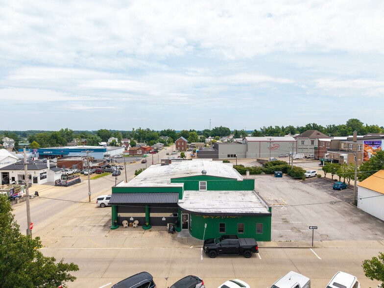 More Photos Of 119 N Jackson St, Perryville General Retail For Sale