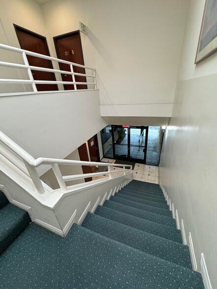 More Photos Of 457 Palm Dr, Glendale Loft Creative Space For Lease