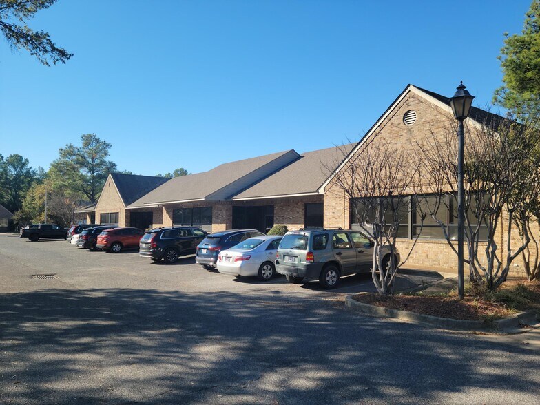 Primary Photo Of 2750 Colony Park Dr, Memphis Office For Sale