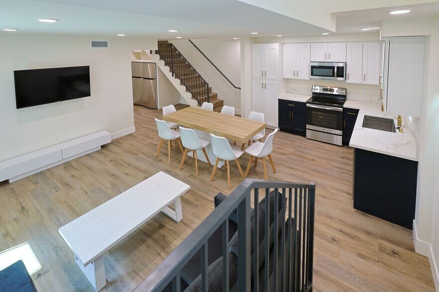 More Photos Of 1237 W 25th St, Los Angeles Apartments For Sale