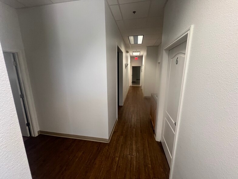 More Photos Of 3202 S W S Young Dr, Killeen Medical For Lease
