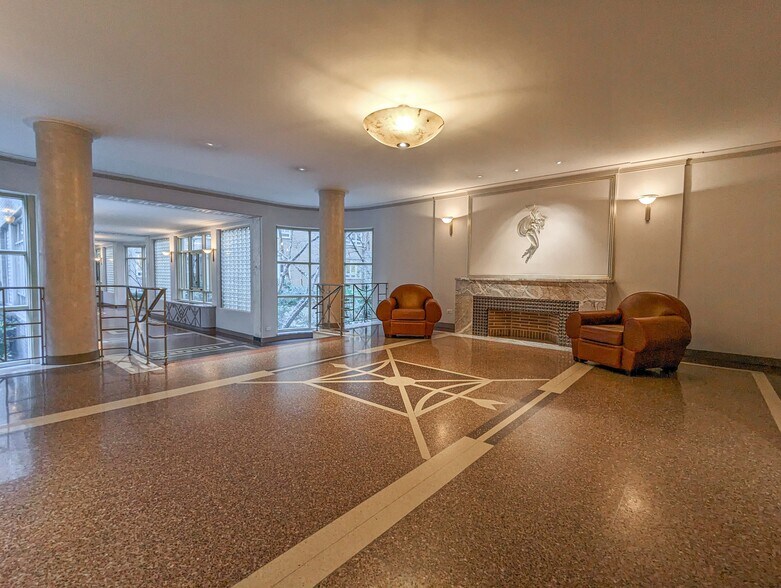 More Photos Of 333 W 57th St, New York Apartments For Lease