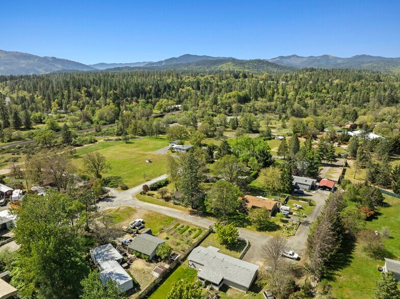 More Photos Of 387 Tavis Dr, Merlin Manufactured Housing Mobile Home Park For Sale