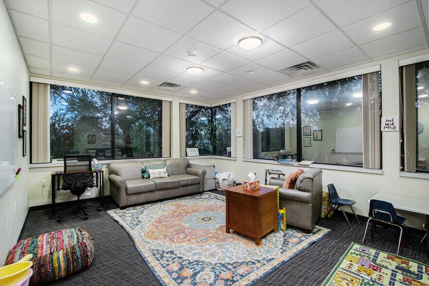 More Photos Of 1090 N 10th St, Kalamazoo Office For Lease