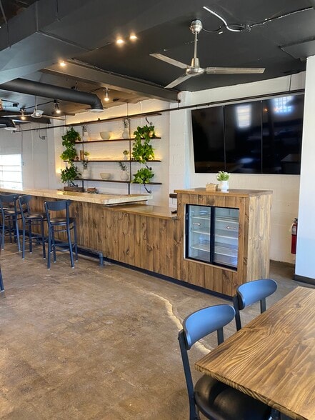 More Photos Of 3648 S Park Ave, Blasdell Restaurant For Lease