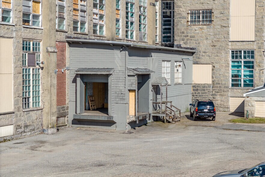 More Photos Of 1 Ace St, Fall River Warehouse For Lease