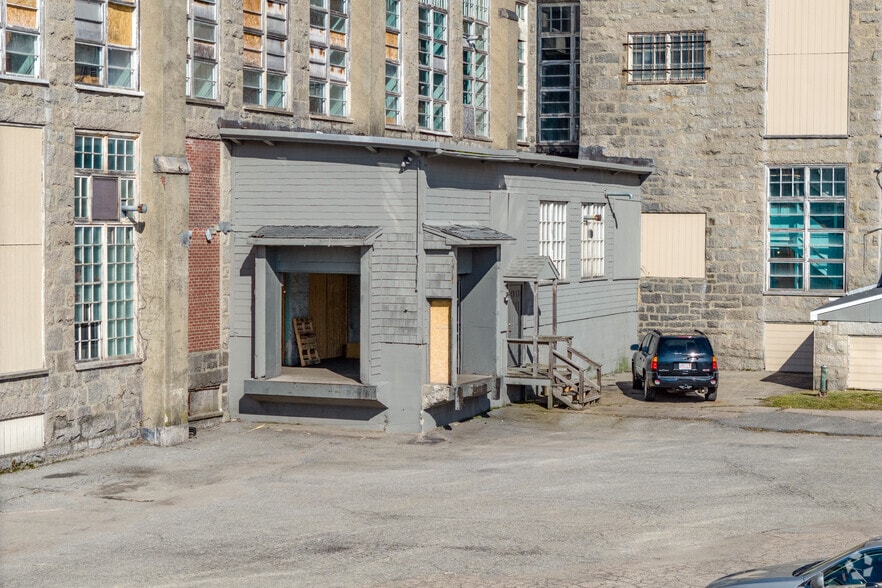 More Photos Of 1 Ace St, Fall River Warehouse For Lease