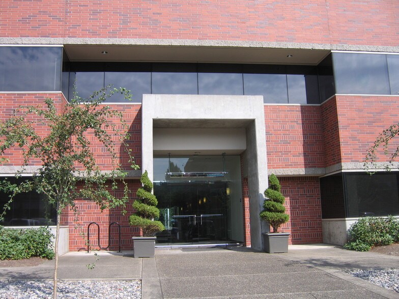 More Photos Of 8000 NE Parkway Dr, Vancouver Office For Lease