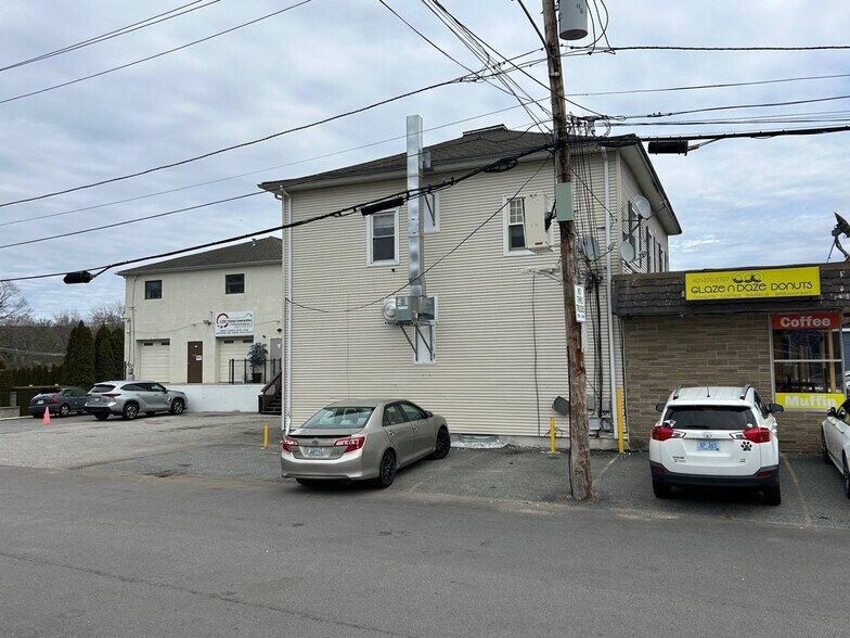 More Photos Of 39 Greenville Ave, Johnston Storefront Retail Residential For Lease