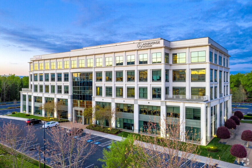 More Photos Of 3525 Whitehall Park Dr, Charlotte Office For Lease