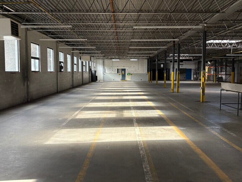 More Photos Of 946-950 Manifold Rd, Washington Industrial For Lease