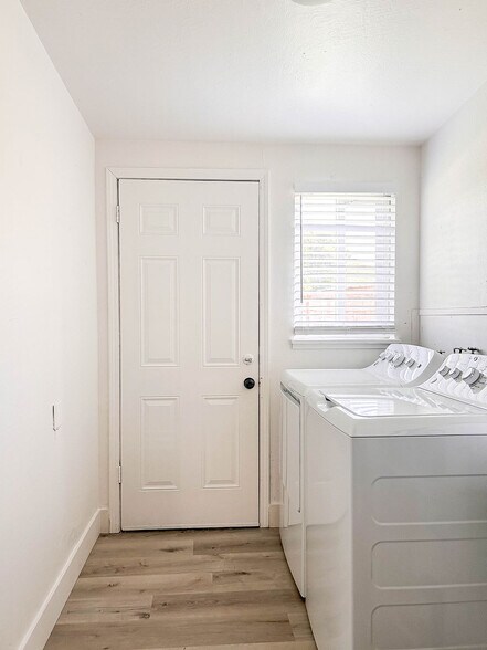 More Photos Of 2652 21st Ave, Sacramento Apartments For Sale