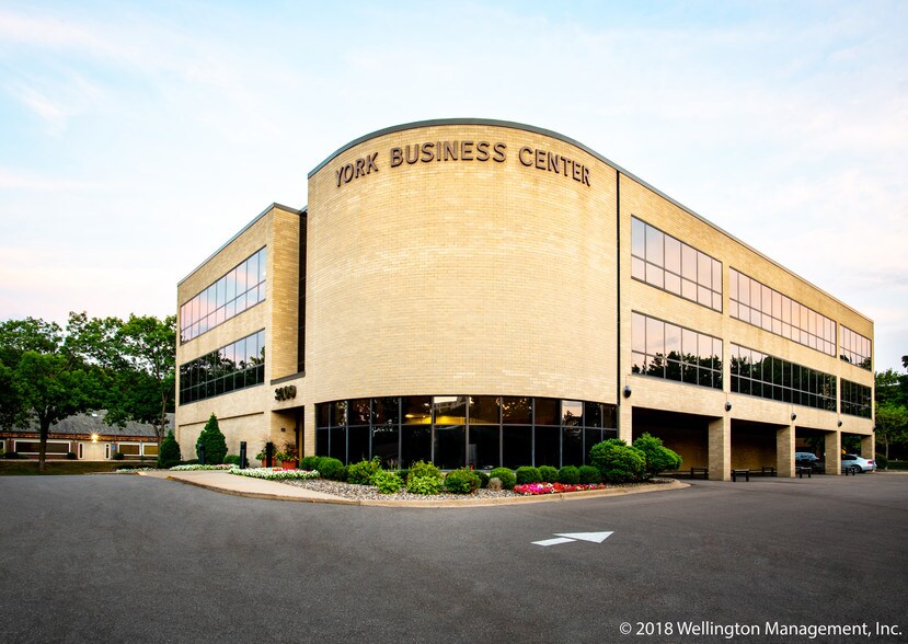 Primary Photo Of 3209 W 76th St, Edina Office For Lease