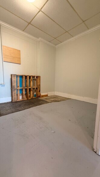 More Photos Of 1707 N Post Rd, Shelby Office For Sale