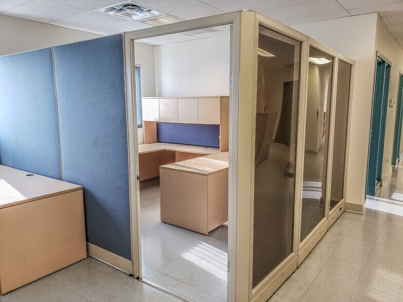 More Photos Of 7622 18th St NW, Edmonton Manufacturing For Lease