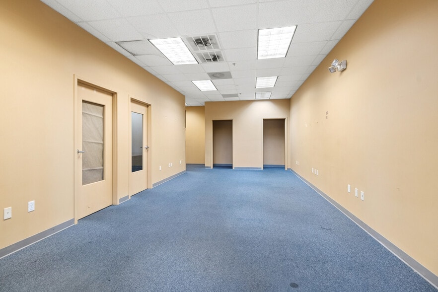 More Photos Of 8180 Earhart Blvd, New Orleans General Retail For Lease