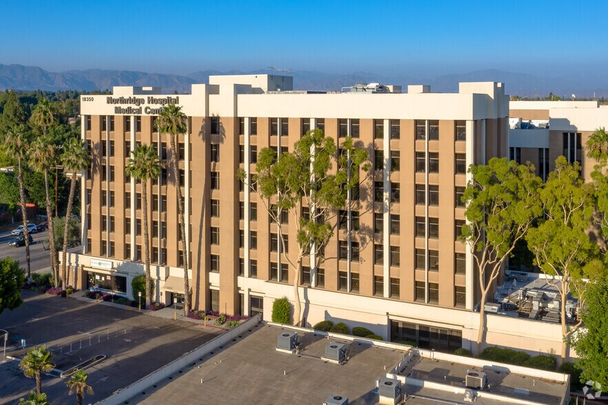 More Photos Of 18350 Roscoe Blvd, Northridge Unknown For Lease