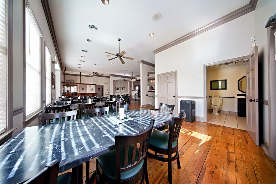 More Photos Of 128 Oakview Club Dr, Macon-Bibb Golf Course Driving Range For Sale