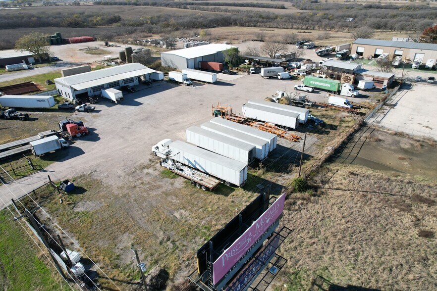 More Photos Of 9701 E Highway 67, Alvarado Service For Sale