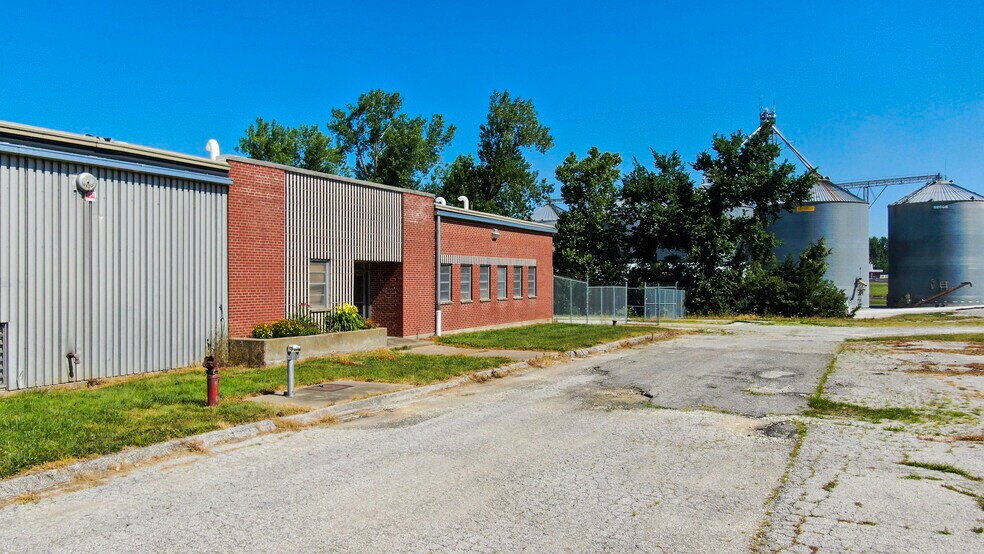More Photos Of 1615 Radio Hill Rd, Boonville Warehouse For Lease