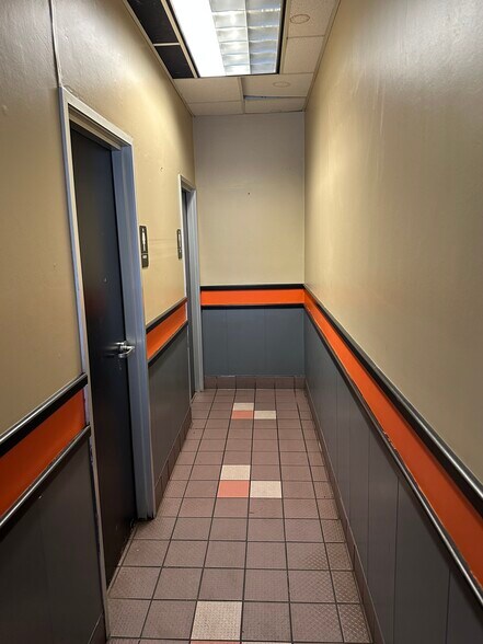 More Photos Of 2814 Portage St, Kalamazoo Fast Food For Lease