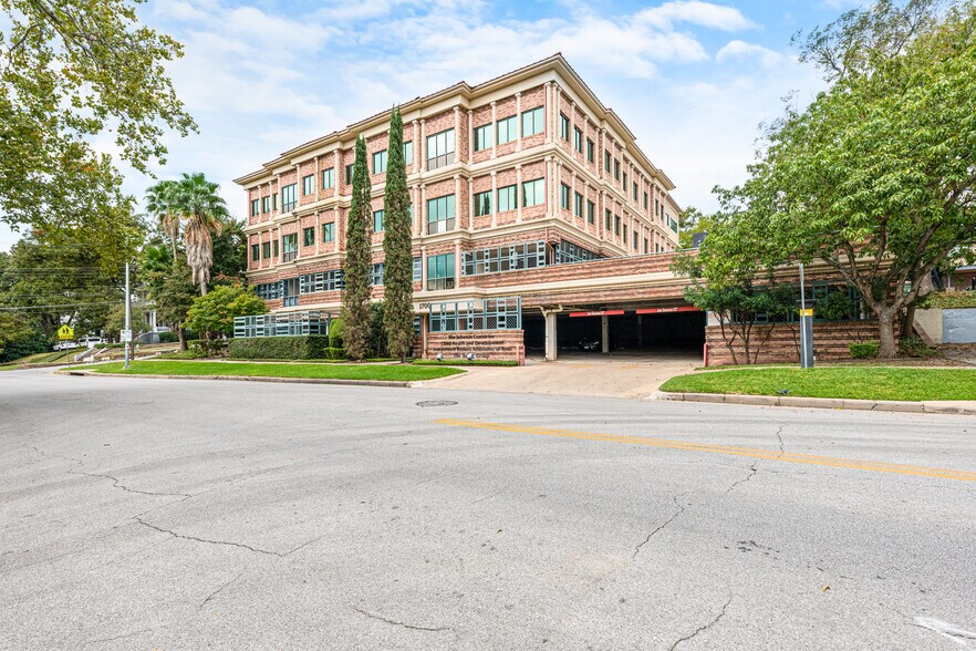 More Photos Of 1700 Rio Grande St, Austin Office For Sale